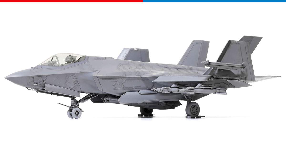 First Detailed Look - Lockheed Martin F-35C Lightning II Model Kit