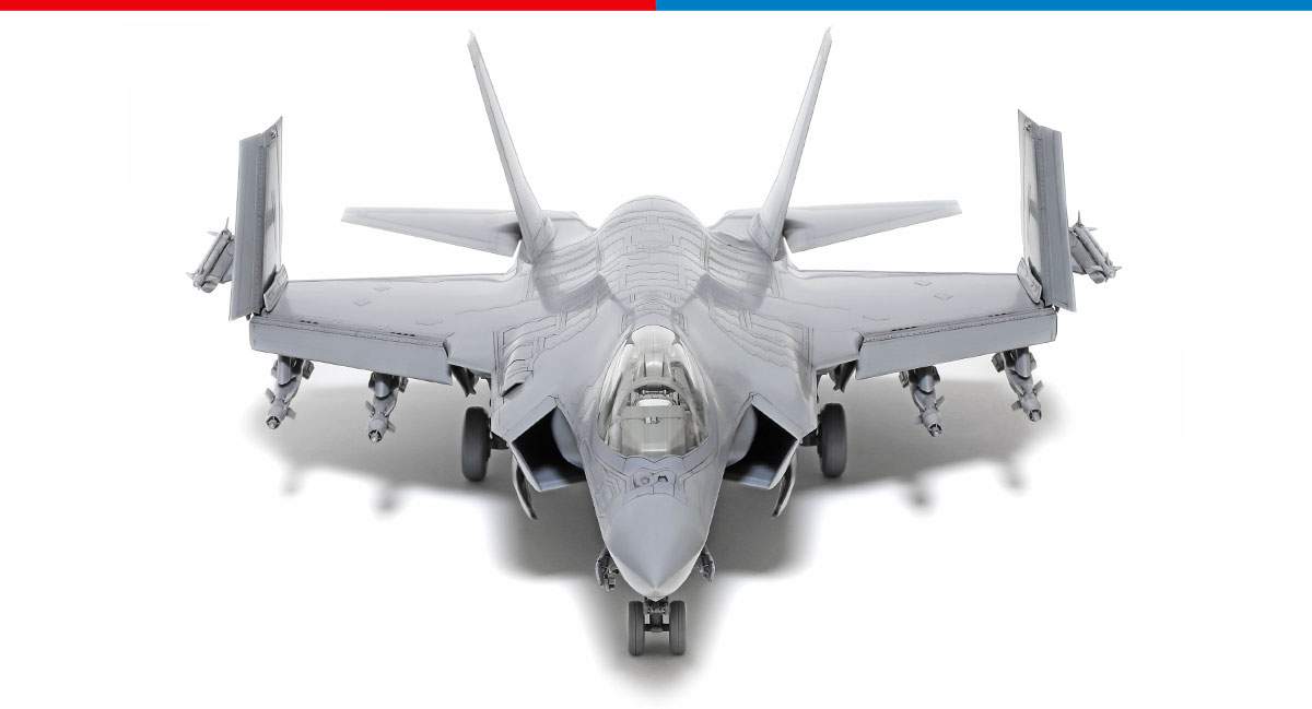 First Detailed Look - Lockheed Martin F-35C Lightning II Model Kit