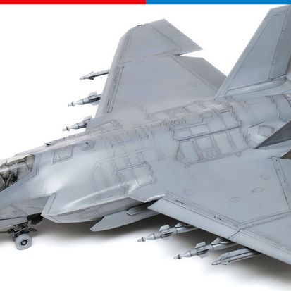 First Detailed Look - Lockheed Martin F-35C Lightning II Model Kit